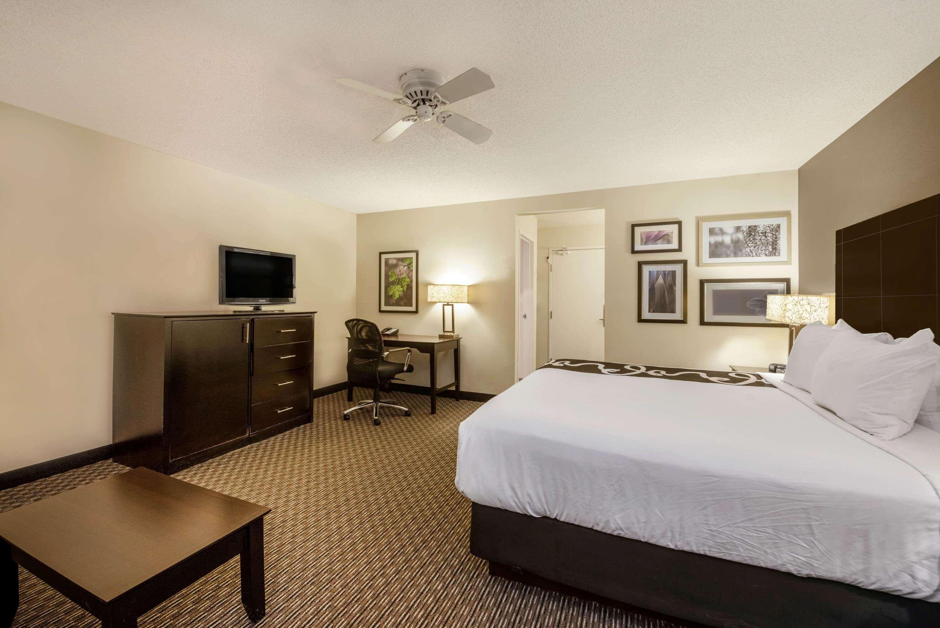 Hotel La Quinta By Wyndham Cleveland Macedonia Esterno foto