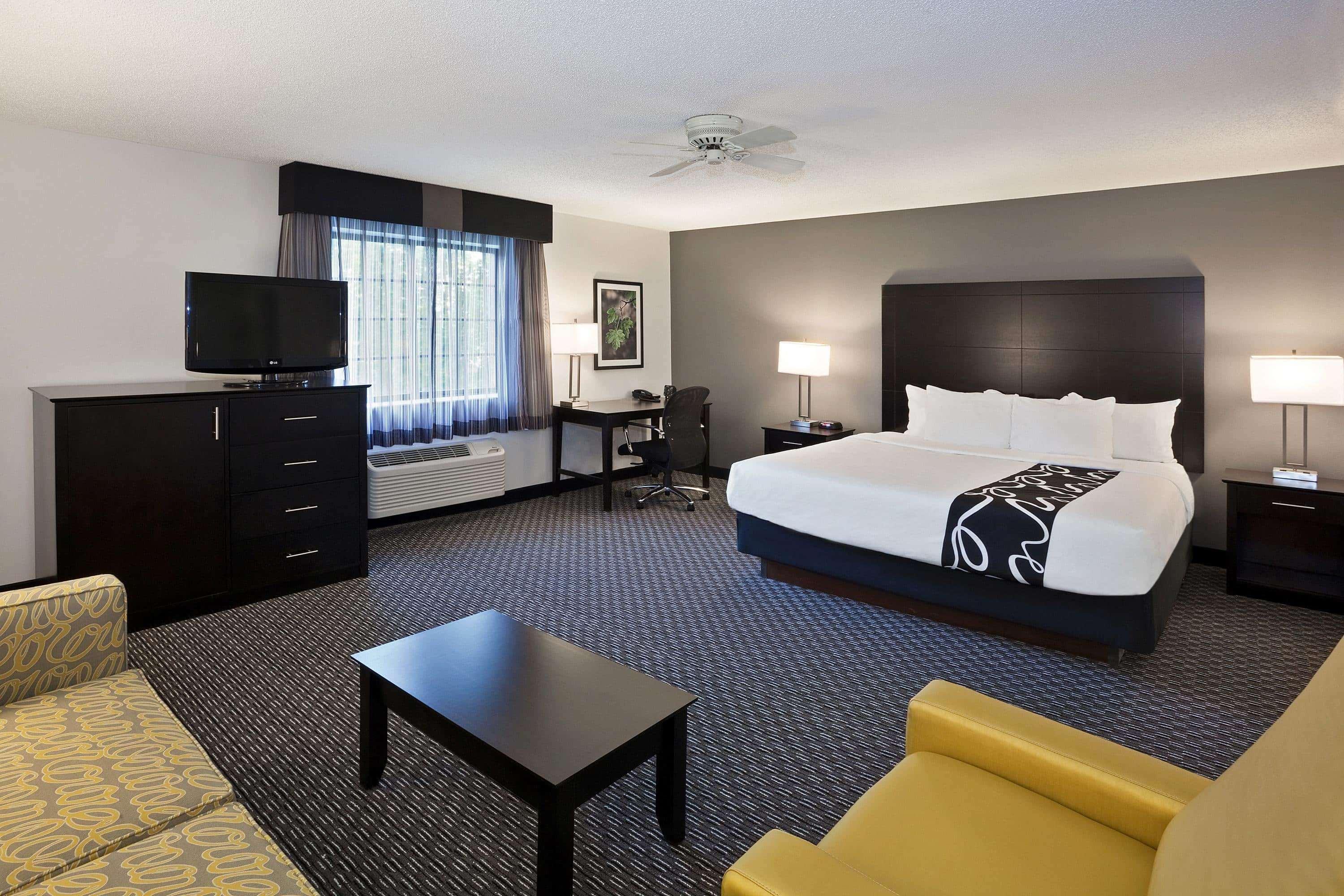 Hotel La Quinta By Wyndham Cleveland Macedonia Esterno foto