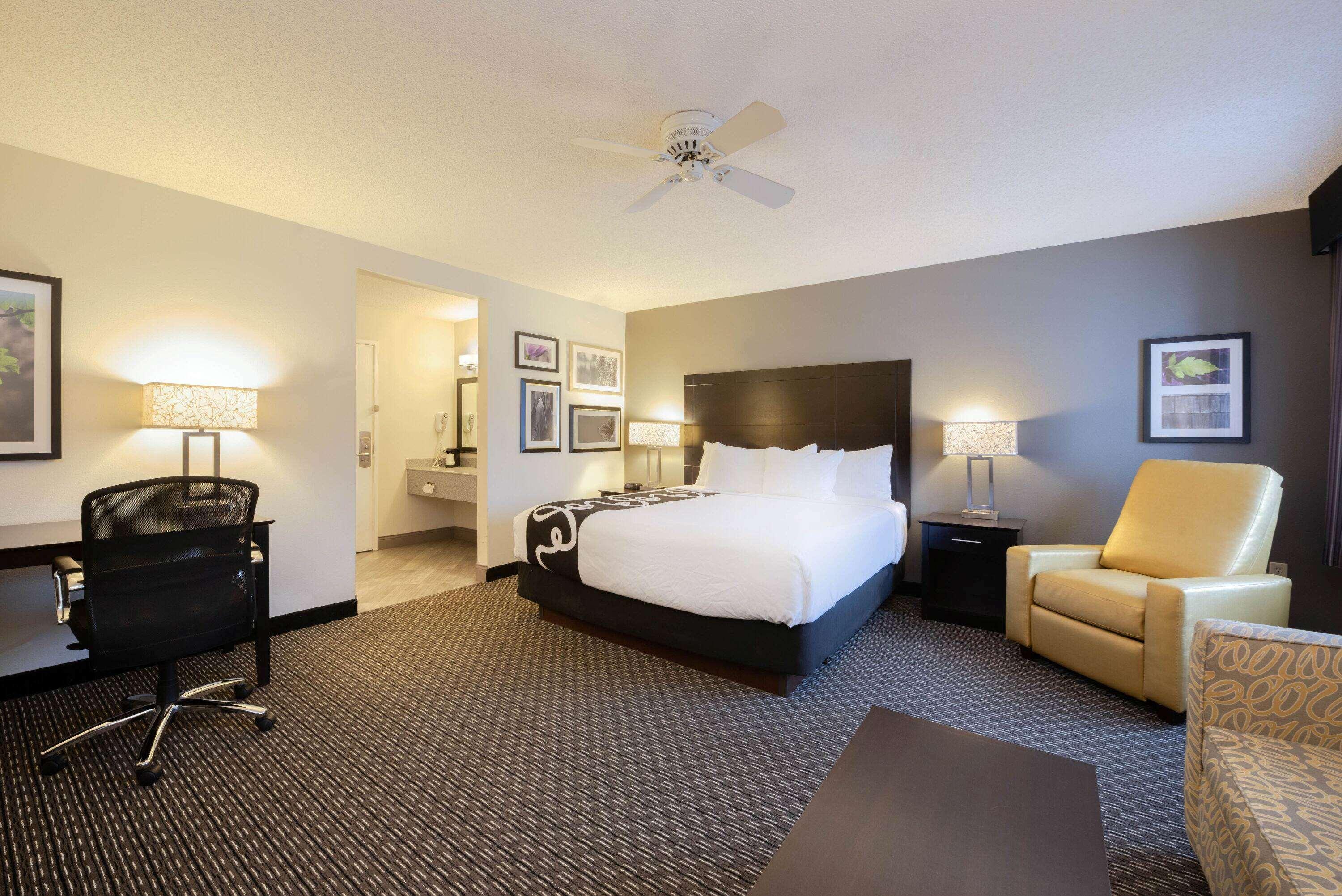 Hotel La Quinta By Wyndham Cleveland Macedonia Esterno foto