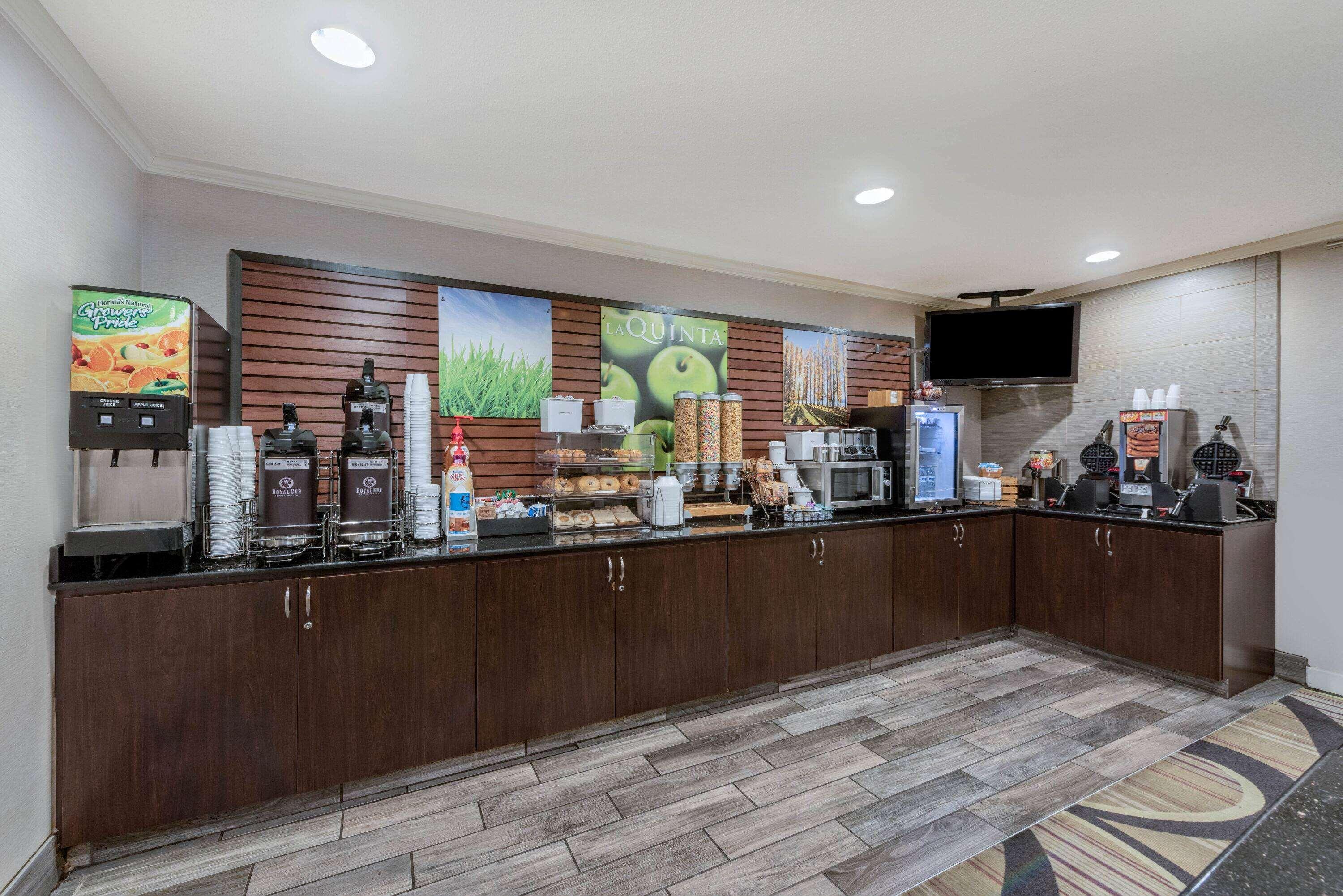 Hotel La Quinta By Wyndham Cleveland Macedonia Esterno foto